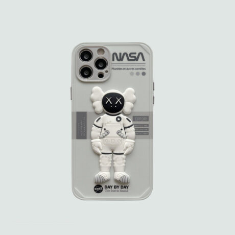 3d-phone-case-astronaut-590650