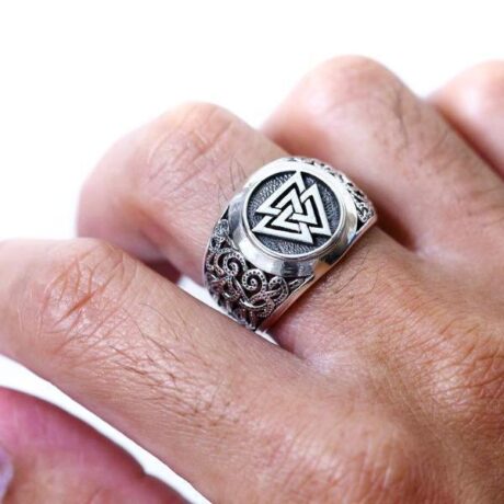 925-Sterling-Silver-Valknut-Ring-in-Mammen-Style-Viking-Ring-4_1e2e1d4e-1123-41bb-9425-be93bcd27fe4