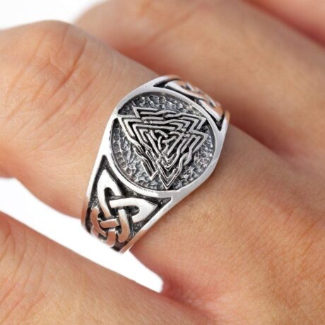 925-Sterling-Silver-Valknut-and-Knot-Work-Signet-Ring-Viking-Ring-4_8926fdf4-6bde-42e9-aad6-e96174d04eb5